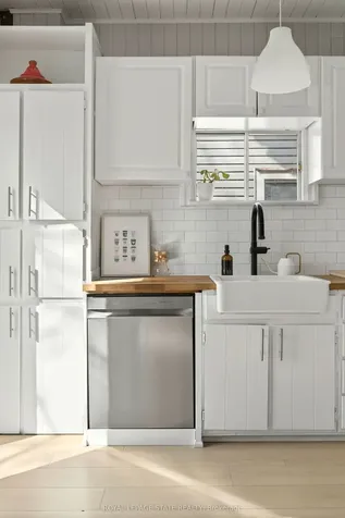 12 East 21st Street Hamilton ON L8V 2T2