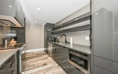 53 Arthur Street S Guelph ON N1E 5K4
