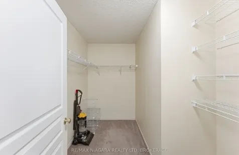 2684 Mewburn Road Niagara Falls ON L2J 0A9
