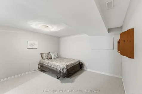 2684 Mewburn Road Niagara Falls ON L2J 0A9