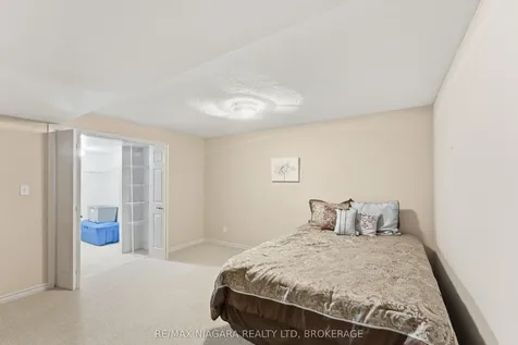 2684 Mewburn Road Niagara Falls ON L2J 0A9