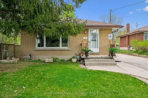 12 Delmar Boulevard Guelph ON N1E 2K8