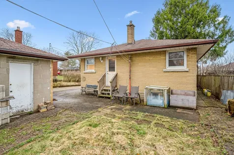 12 Delmar Boulevard Guelph ON N1E 2K8