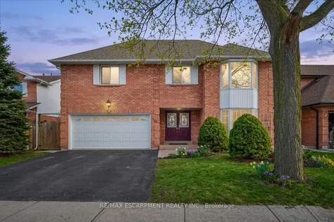 54 Goldcrest Drive Hamilton ON L8G 4T6