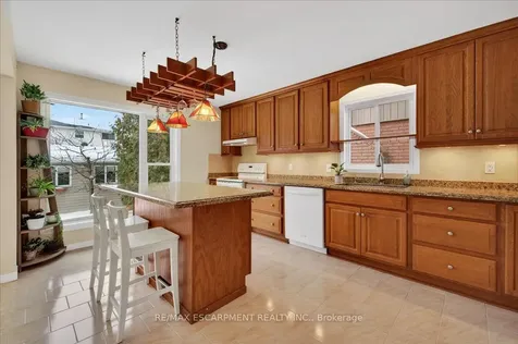 54 Goldcrest Drive Hamilton ON L8G 4T6