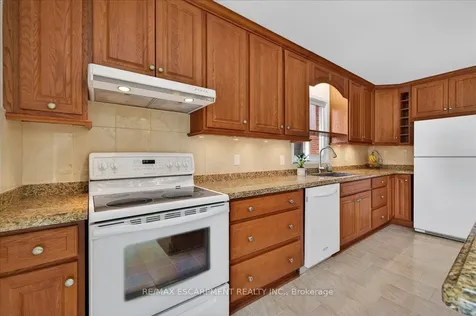 54 Goldcrest Drive Hamilton ON L8G 4T6