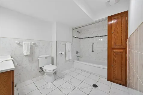 54 Goldcrest Drive Hamilton ON L8G 4T6