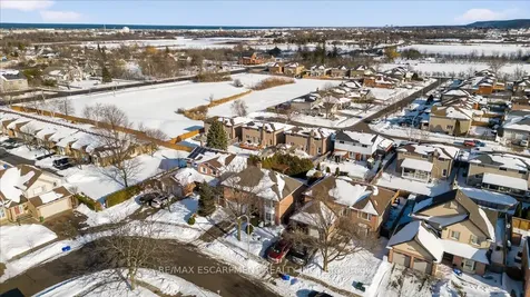 54 Goldcrest Drive Hamilton ON L8G 4T6