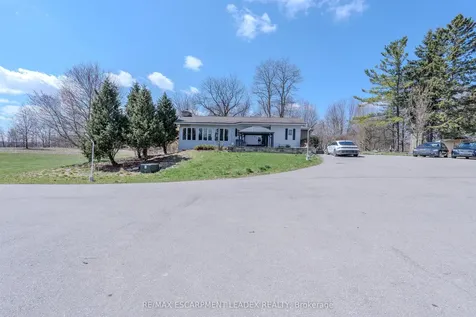 959 Book Road Hamilton ON L9G 3L1