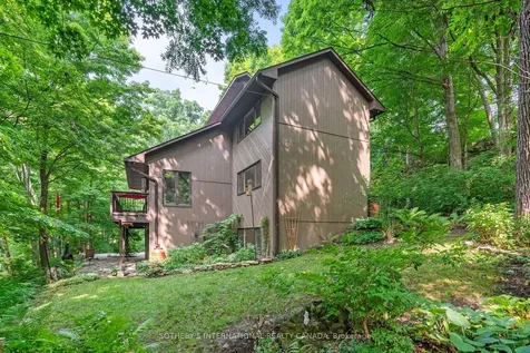 141 Valley Road Hamilton ON L9H 5E2