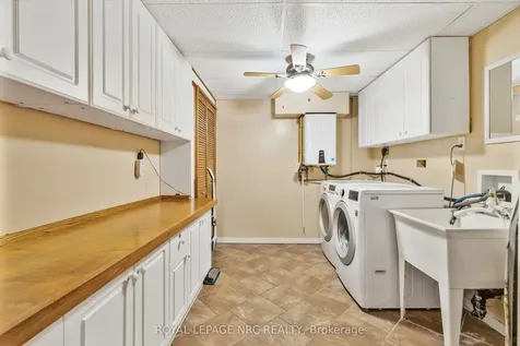 46 Foxhill Crescent St. Catharines ON L2S 3V1