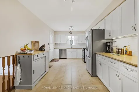 46 Foxhill Crescent St. Catharines ON L2S 3V1