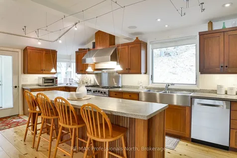 1009-2 Arts Road Lake Of Bays ON P0A 1H0