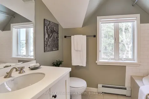 1009-2 Arts Road Lake Of Bays ON P0A 1H0