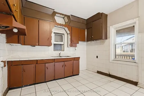 249 Wentworth Street N Hamilton ON L8L 5V9