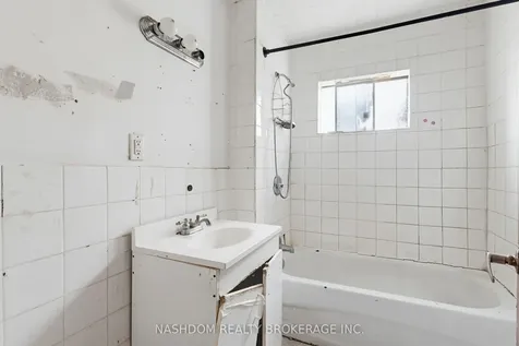 249 Wentworth Street N Hamilton ON L8L 5V9