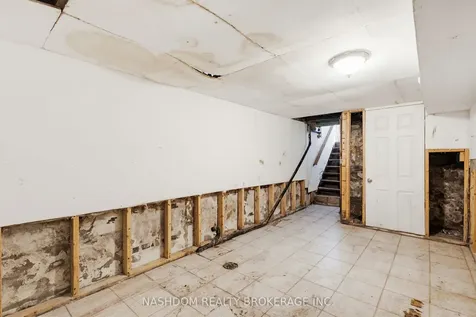 249 Wentworth Street N Hamilton ON L8L 5V9