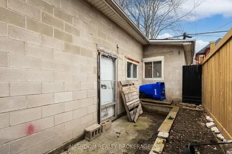 249 Wentworth Street N Hamilton ON L8L 5V9