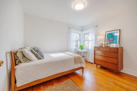 6 Mountainview Drive St. Catharines ON L2T 3H4