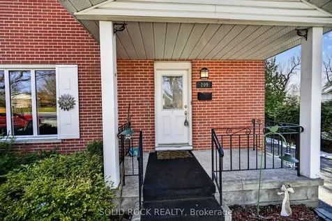 209 Reynolds Drive E Brockville ON K6V 1X8