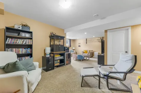 12 Wilbert Street Petawawa ON K8H 2C6