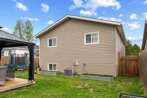 12 Wilbert Street Petawawa ON K8H 2C6