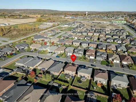 60 Crews Crescent Quinte West ON K8V 0G3