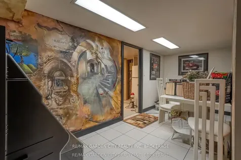 86 Tremont Drive St. Catharines ON L2R 3B2