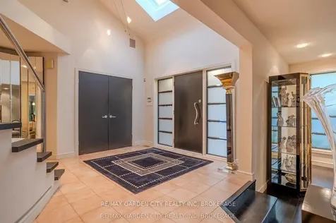 86 Tremont Drive St. Catharines ON L2R 3B2