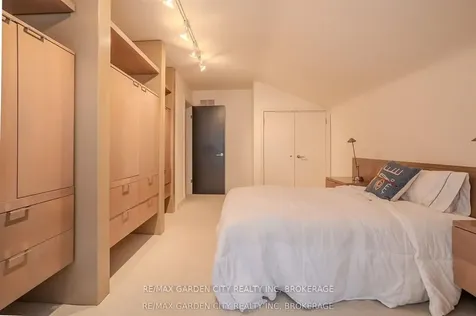 86 Tremont Drive St. Catharines ON L2R 3B2