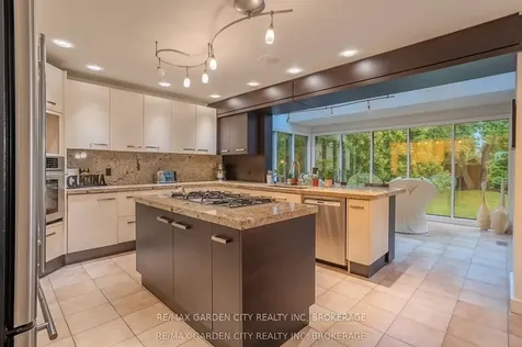 86 Tremont Drive St. Catharines ON L2R 3B2