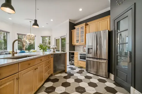 9923 Parkview Crescent Lambton Shores ON N0M 1T0