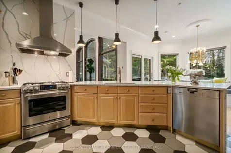 9923 Parkview Crescent Lambton Shores ON N0M 1T0