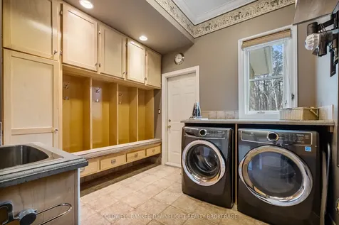 9923 Parkview Crescent Lambton Shores ON N0M 1T0
