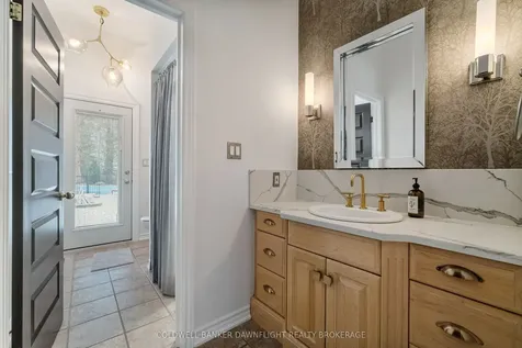 9923 Parkview Crescent Lambton Shores ON N0M 1T0