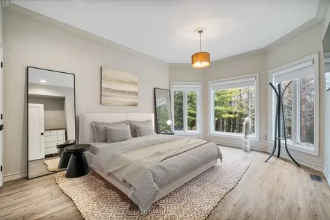 9923 Parkview Crescent Lambton Shores ON N0M 1T0