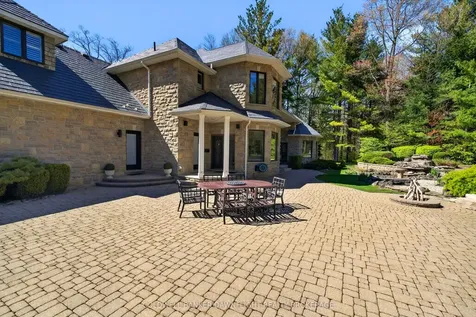 9923 Parkview Crescent Lambton Shores ON N0M 1T0