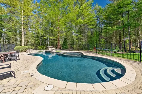 9923 Parkview Crescent Lambton Shores ON N0M 1T0