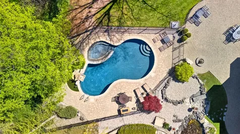 9923 Parkview Crescent Lambton Shores ON N0M 1T0