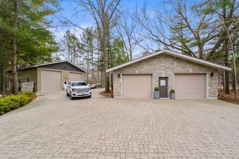 9923 Parkview Crescent Lambton Shores ON N0M 1T0