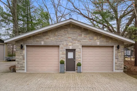 9923 Parkview Crescent Lambton Shores ON N0M 1T0
