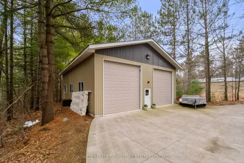 9923 Parkview Crescent Lambton Shores ON N0M 1T0