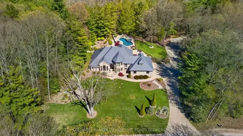 9923 Parkview Crescent Lambton Shores ON N0M 1T0