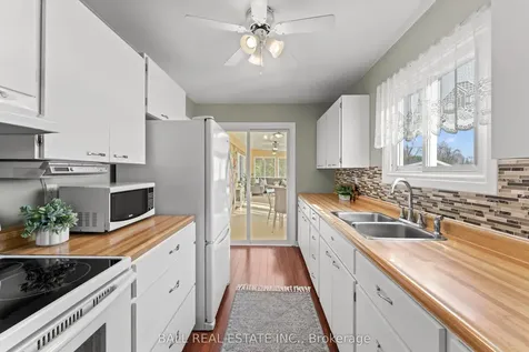 11 Lakeview Crescent Kawartha Lakes ON K0M 1A0
