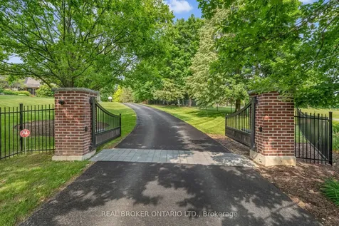 18 Fox Run Drive Puslinch ON N0B 2J0