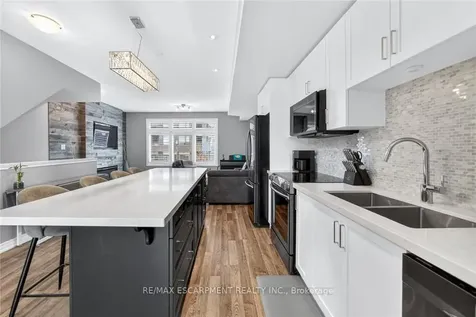 29 Esplanade Lane Grimsby ON L3M 0H2