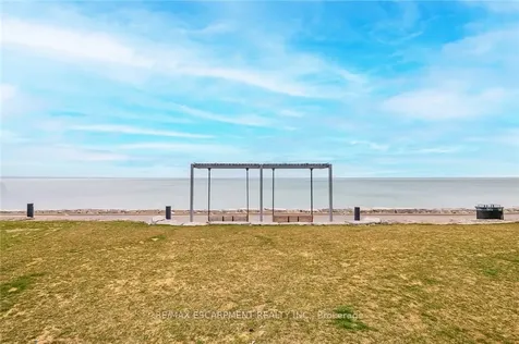 29 Esplanade Lane Grimsby ON L3M 0H2