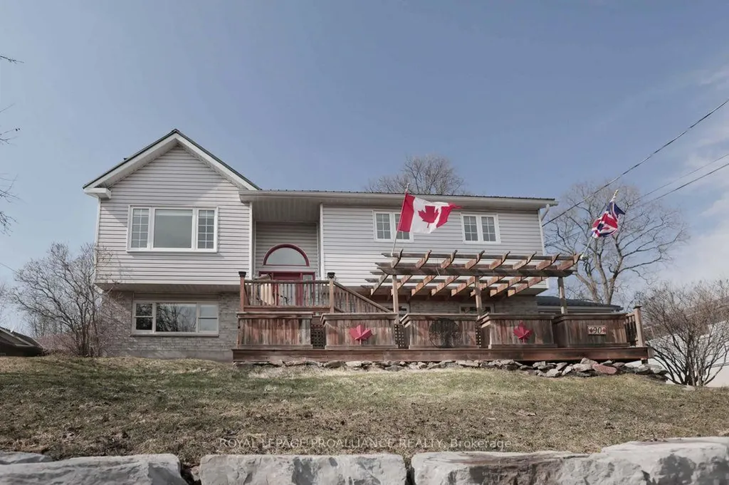90 Livingstone Avenue W Centre Hastings ON K0K 2K0