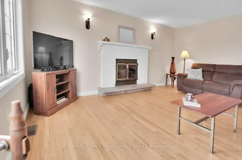 90 Livingstone Avenue W Centre Hastings ON K0K 2K0
