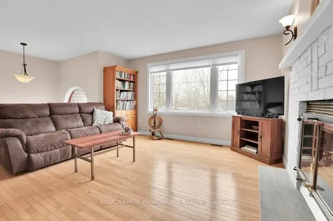 90 Livingstone Avenue W Centre Hastings ON K0K 2K0